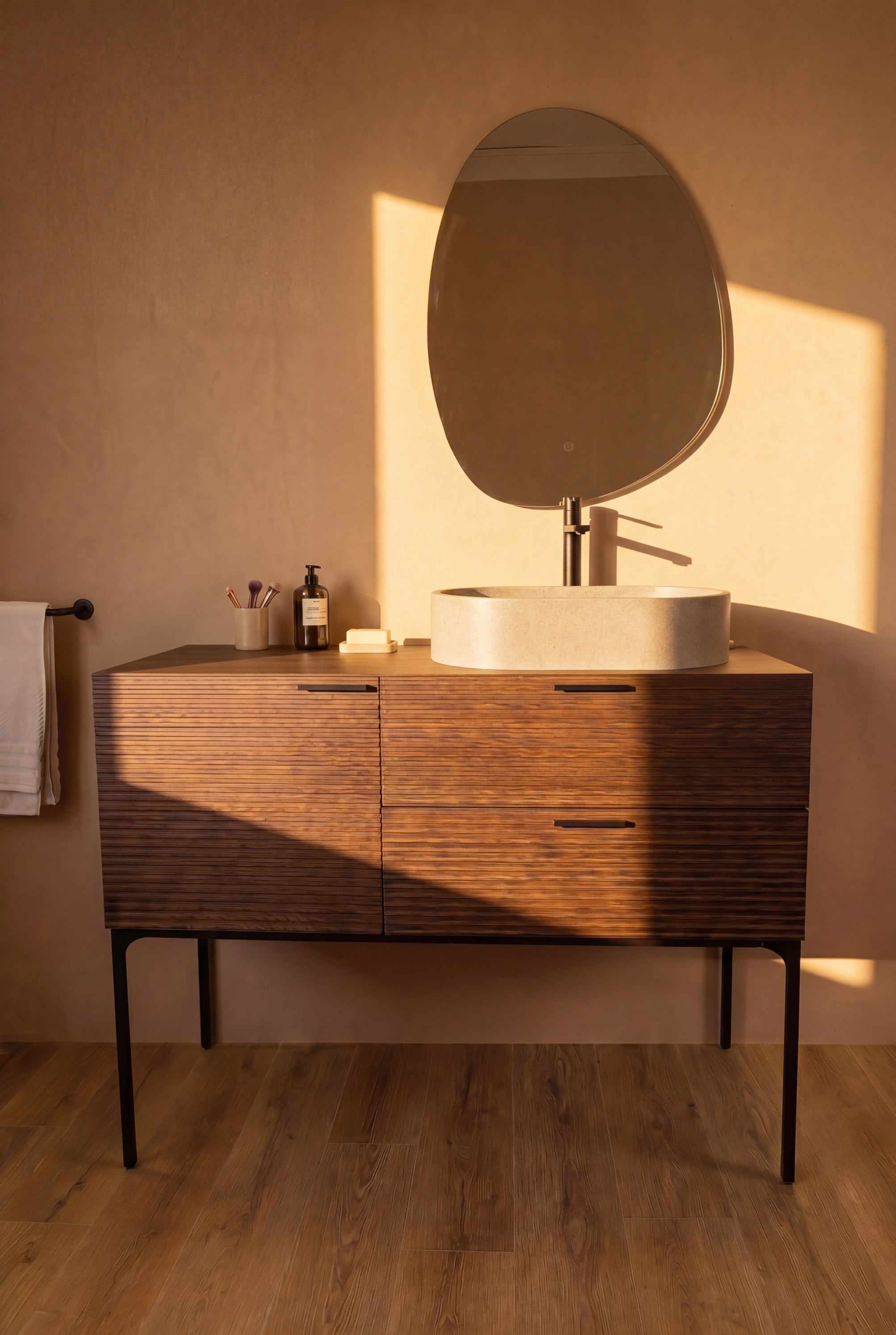 meuble salle de bain sur pieds couleur noyer